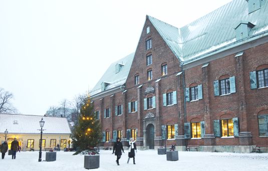 Bild på Kronhuset i Göteborg i vinterskrud.