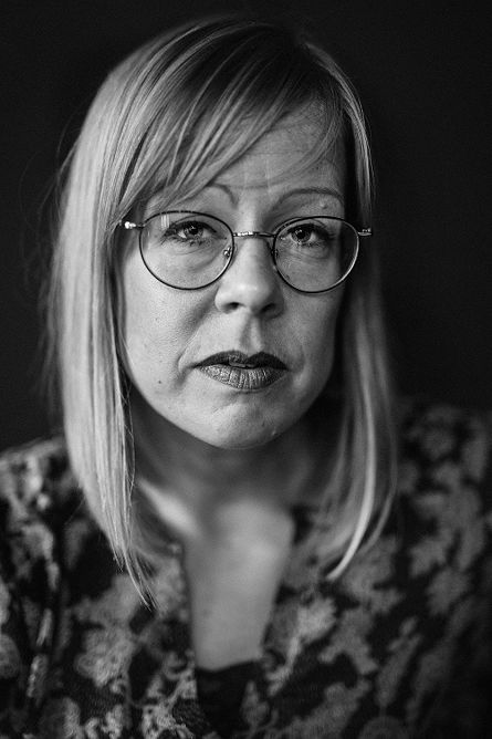 Porträttfoto av poeten Elise Ingvarsson